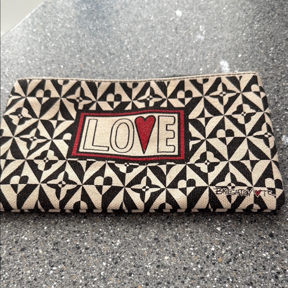 Chic Heart Pattern Clutch